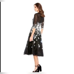 NWT Mac Duggal Floral Embroidered A-Line Tea Length Cocktail Dress Size 8